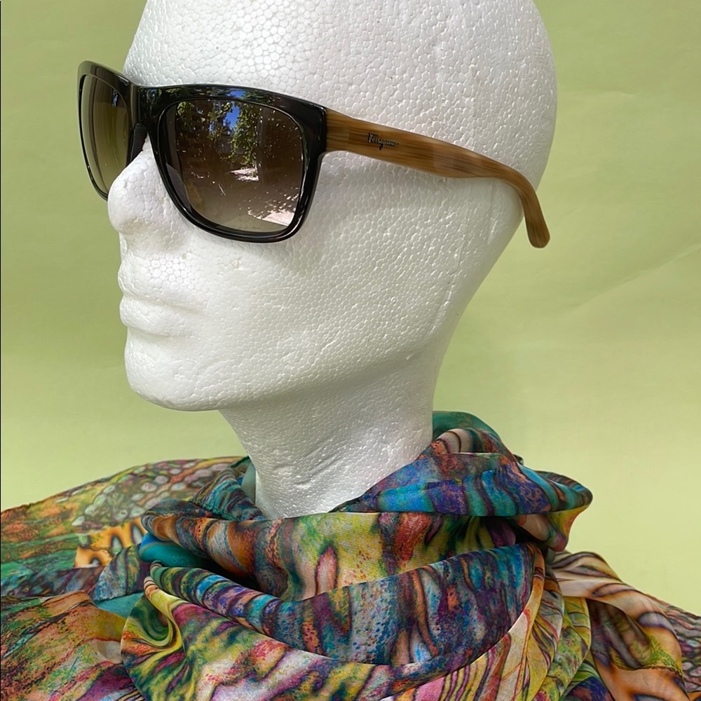 New Salvatore Ferragamo tan/black Elegant Sunglasses with original case